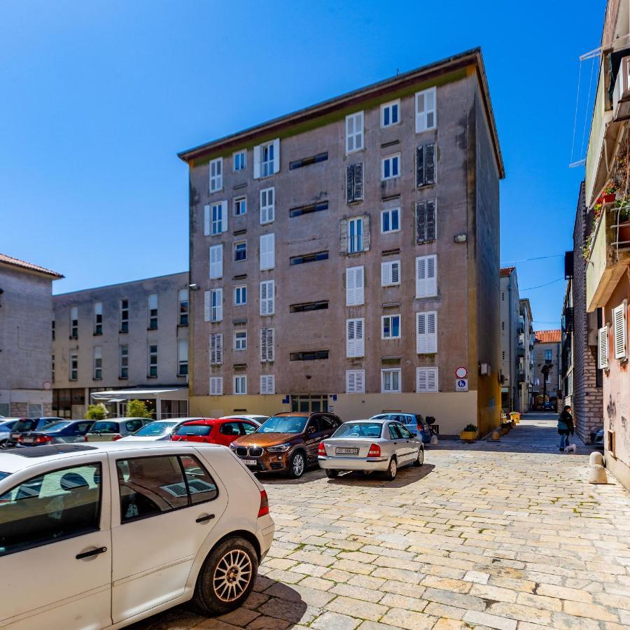 Bobo Central 2Br Apartment Ζαντάρ Εξωτερικό φωτογραφία