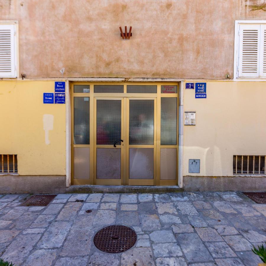 Bobo Central 2Br Apartment Ζαντάρ Εξωτερικό φωτογραφία
